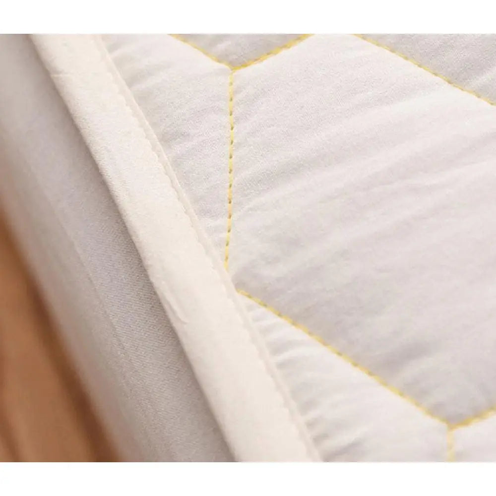 Hotel Lux Bed Sheets Kids Waterproo Urinary Quilted MattrProtector, Single Double King Size MattrTopper in The Elderly Bedroom k