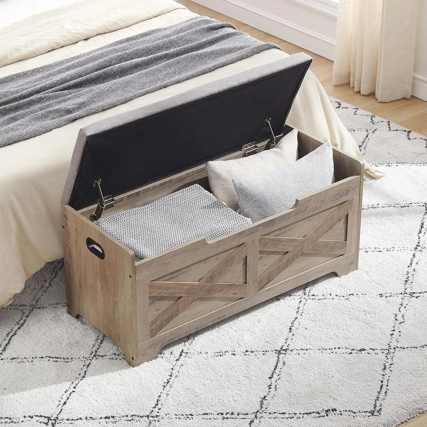 Storage Chest Wood Storage Bench with Seating and 2 Safety Hinge Farmhouse Entryway Bench with Storage for Bedroom Living Room